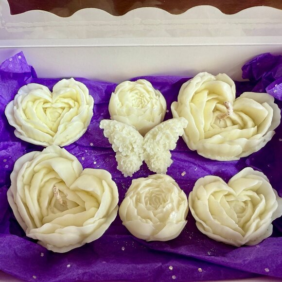 NEW FLOWER WAX MELTS 4.20oz Bath & Body Works Candle & Wax Melts  WHITE GARDENIA - Picture 1 of 6